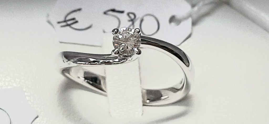 Solitari ORO 18 KT e DIAMANTI NATURALIct 0.18
